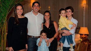 Giovane Gávio comemora aniversário em família - Fábio Miranda