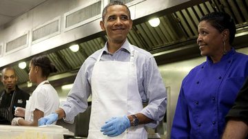Obama cozinha em festa nacionalista - Reuters