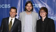 Jon Cryer, Ashton Kutcher e Angus Jones - Getty Images