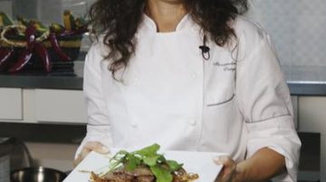 A chef Alessandra Vargas grava vídeo para sua coluna Portal, da RedeTV!, em SP.