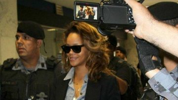 Rihanna embarca para Brasília - Andre Freitas/AgNews