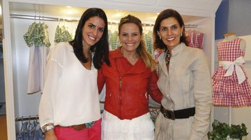 Maria Cândida prestigia lançamento da coleção de Fernanda e Daniela Tonetti, filha e mãe, em São Paulo.