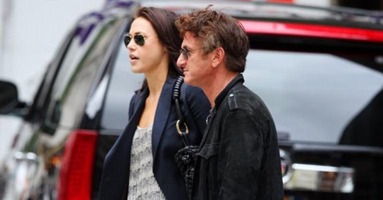 Sean Penn passeia com Stacey Koplin, sua nova namorada - Honopix