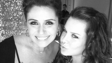 Giovanna Antonelli e Fernanda Souza nos bastidores de 'Aquele Beijo' - Reprodução Twitter