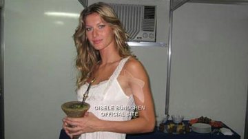 Gisele Bündchen tomando chimarrão - Reprodução/Facebook