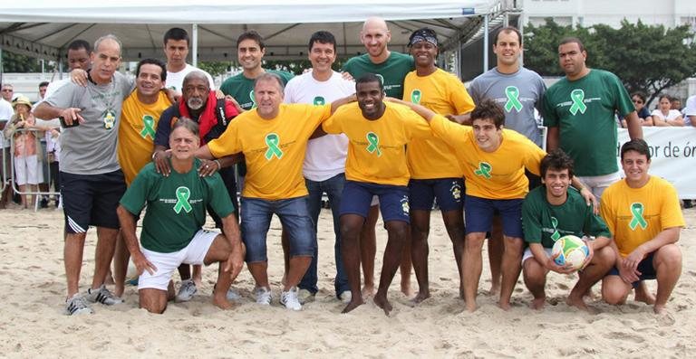 Famosos jogam futebol em prol da Campanha de Doação de Órgãos, em Copacabana - Wallace Barbosa / AgNews