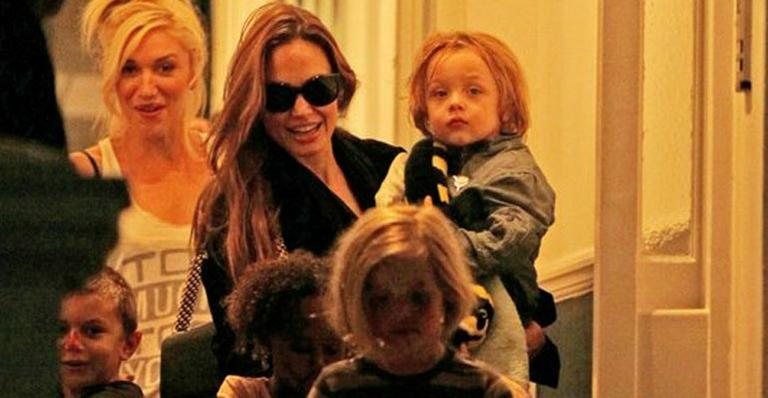 Angelina Jolie, Gwen Stefani e os filhos - Honopix