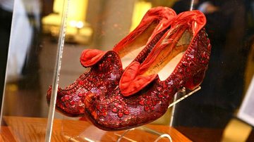 Par de sapatos de 'O Mágico de Oz' será leiloado em dezembro - Getty Images