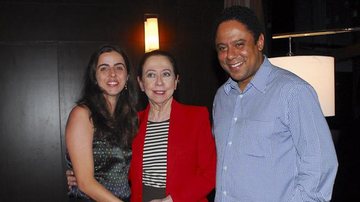 Fernanda Montenegro recebe o ministro do Esporte Orlando Silva e sua esposa Ana Cristina Petta no teatro - Celso Akin / AgNews