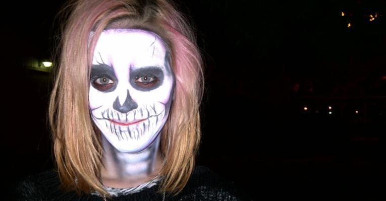 Katy Perry pinta o rosto como caveira e vai à festa a la Halloween - Reprodução/Twitter