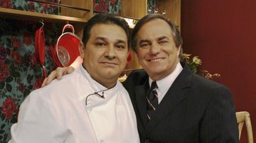 Em SP, o chef Espedito Pereira participa do horário de Ronnie Von, na TV Gazeta.