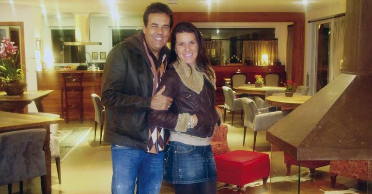 Marco Camargo e sua bela Fernanda curtem pousada em Campos do Jordão, SP.