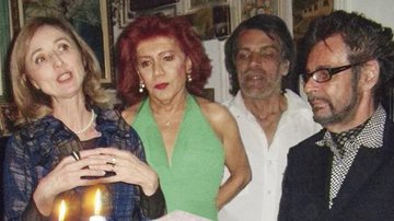 Rosana Beni celebra 46 anos em jantar organizado por Desirée, com Victor Wagner e Wilson Dimitrov, em SP.