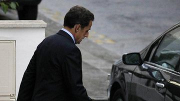 Nicolas Sarkozy visita maternidade onde Carla Bruni está internada - Reuters