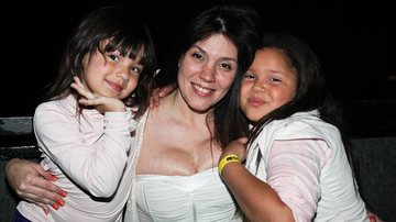 Simony com as filhas Pyetra e Aysha Benelli - Manuela Scarpa/Photo Rio News