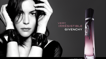 A atriz Liv Tyler é a estrela da nova edição de Very Irrésistible, perfume da Givenchy - Divulgação