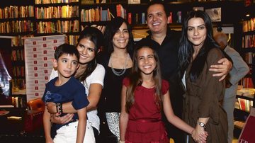 Orlando com a mulher, Gloria Pires, e os filhos, Bento, Antonia e Ana, além da enteada, a atriz Cleo Pires. - Renato Wrobel