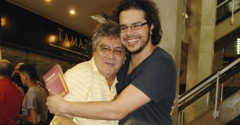 Abraço do sobrinho Omar no Rio - Ivan Faria