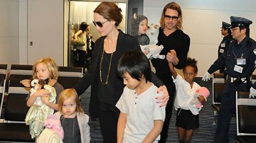 Brad Pitt, Angelina Jolie e os filhos - Splash News