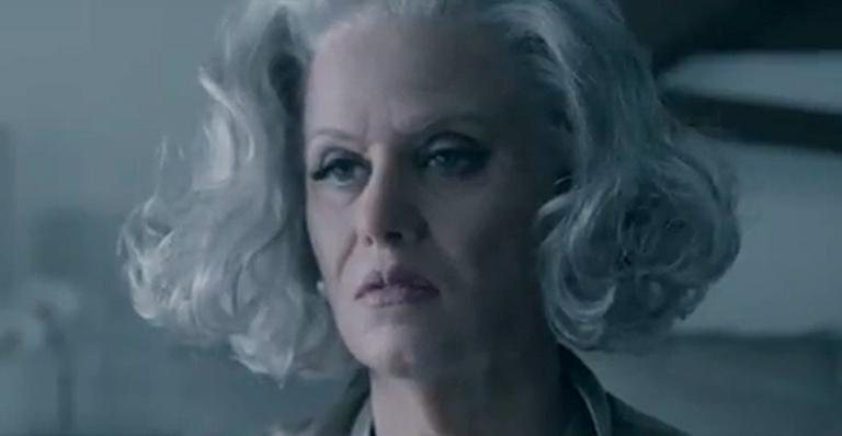 Katy Perry com rugas e cabelos brancos no clipe de The One That Got Away - Reprodução