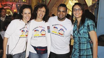 Simone Szor Hascal, Flávia Bochernitsan, o cantor Rodriguinho e Carol Fátima se reúnem em encontro anual de projeto, na capital paulista.