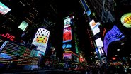 A paisagem da Times Square é conhecida, mas o festival de luzes em uma das regiões mais icônicas da cidade sempre impressiona - ShutterStock