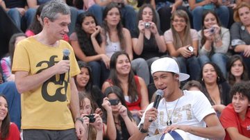 Neymar participa do programa 'Altas Horas', apresentado por Serginho Groisman - Zé Paulo Cardeal/TV Globo