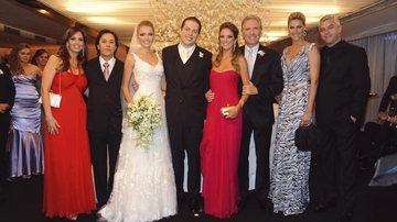 Os noivos entre os casais Patricia e Tom Cavalcante, Ticiane Pinheiro e Roberto Justus e Ana Hickmann e Alexandre Corrêa - João Passos