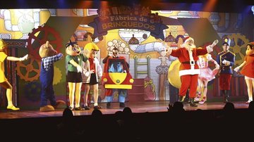 Os personagens de Fábrica de Brinquedos do Papai Noel em cena - Paulo Mumia