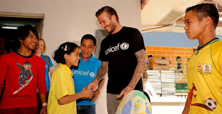 David Beckham em centro da UNICEF nas Filipinas - Reprodução/Facebook