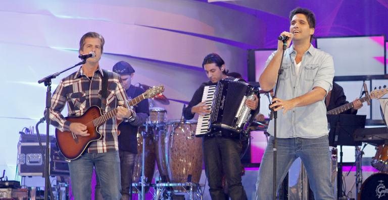 Victor & Leo se apresenta no palco do 'TV Xuxa' - Divulgação/TV Globo