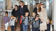 Angelina Jolie, Brad Pitt e os filhos - Getty Images
