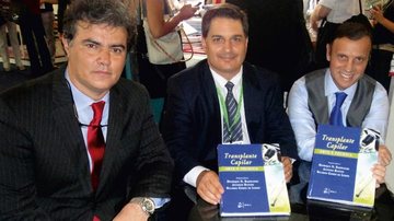 Ricardo Gomes de Lemos, Henrique Nascimento Radwanski e Antonio Ruston lançam Transplante Capilar Arte e Técnica, em centro de convenções de Goiânia.