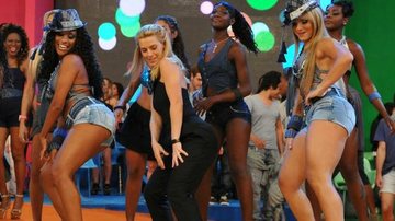 Carolina Dieckmann dança funk no 'Esquenta!' - TV Globo