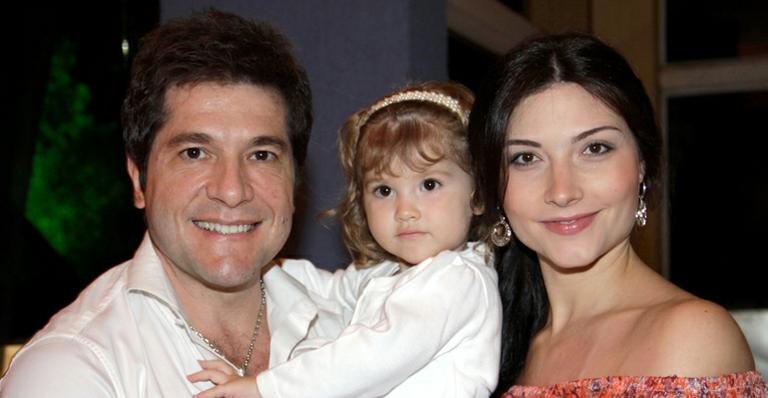 Daniel com a filha Lara e a esposa Aline Pádua - Divulgação