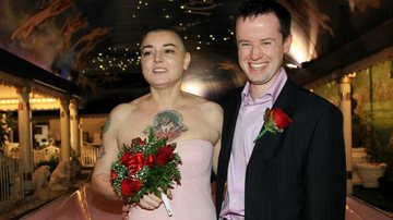Sinead O'Connor e Barry Herridge se casam em Las Vegas - Splash News splashnews.com