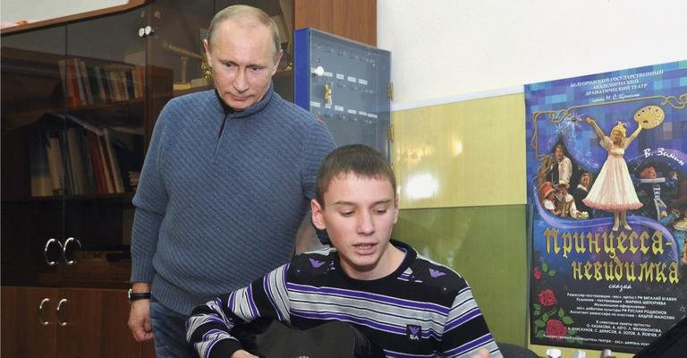 Dia entre crianças no interior russo - Reuters