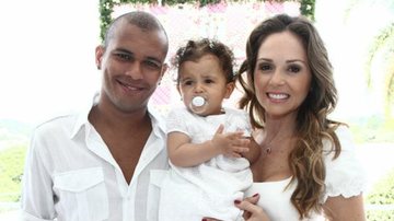 Fabiana Alvarez e Gabriel Rodrigues batizam Estella Alvarez Rodrigues - Carlos Prates