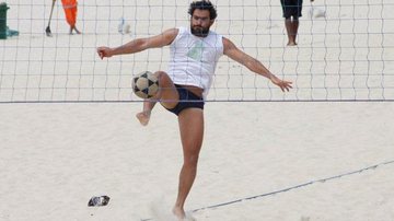 Thierry Figueira joga futvôlei na praia - J.Humberto / AgNews