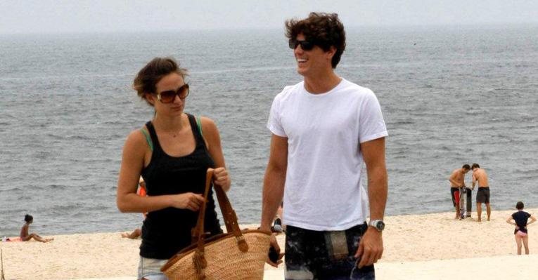 Maria Pinna e Rômulo Arantes Neto curtem praia - J.Humberto / AgNews