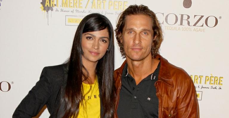 Matthew McConaughey pediu a brasileira Camila Alves em casamento na noite de Natal - Getty Images