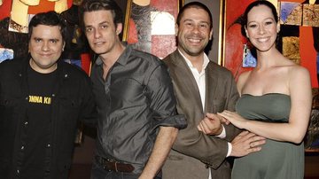 O guitarrista Rodrigo Rodrigues, o ator Cleto Baccic, o maestro Paulo Nogueira e a atriz Mariana Barros em clube de SP.