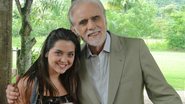 Polliana Aleixo e Francisco Cuoco em cena de 'A Vida da Gente' - Reprodução / TV Globo