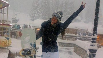 Izabel Goulart curte a neve nos Alpes franceses - Reprodução/Twitter