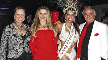 Em SP, no bar de Lilian Gonçalves, Sandrinha Sargentelli festeja data com Rose Rocha e Sérgio Bretas.