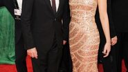 Sir Ben Kingsley e Daniela Lavender no tapete vermelho do Globo de Ouro - Getty Images