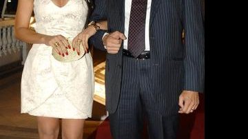 Oswaldo de Oliveira e a mulher, Jeniffer Setti - Estilo Festa da Televisão