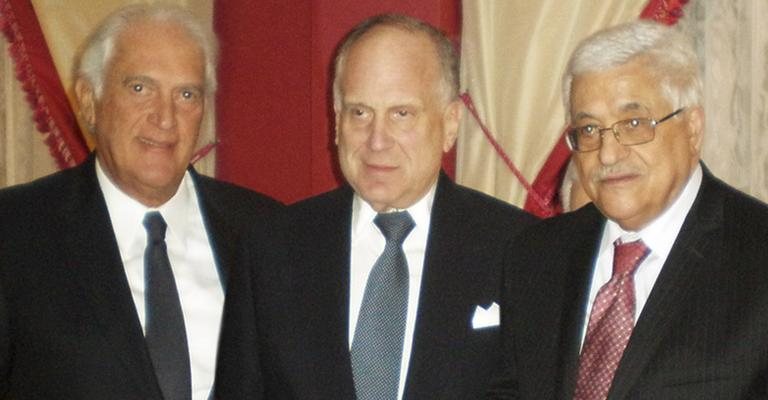 Os executivos Conrado Engel, Emilson Alonso e Helio Duarte em evento corporativo em Curitiba.