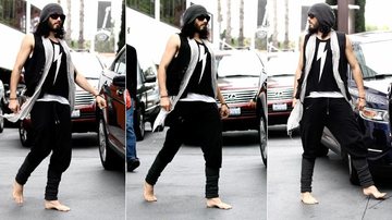 Russell Brand anda descalço pelas ruas de Hollywood, em Los Angeles - Splash News / splashnews.com