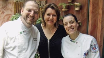 Olga Bongiovanni é recebida pelos chefs Felipe Cilli e Danyela Grandi, em SP.